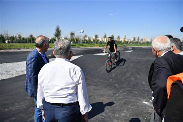 Başkan Büyükkılıç, BMX Parkuru’nun asfaltlama çalışmalarını inceledi