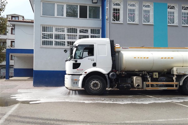 Gürsu Belediyesi, okullardaki temizlik ve bakım işlerini tamamladı