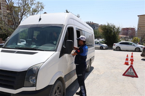 Hatay Büyükşehir’den okul servislerine denetim