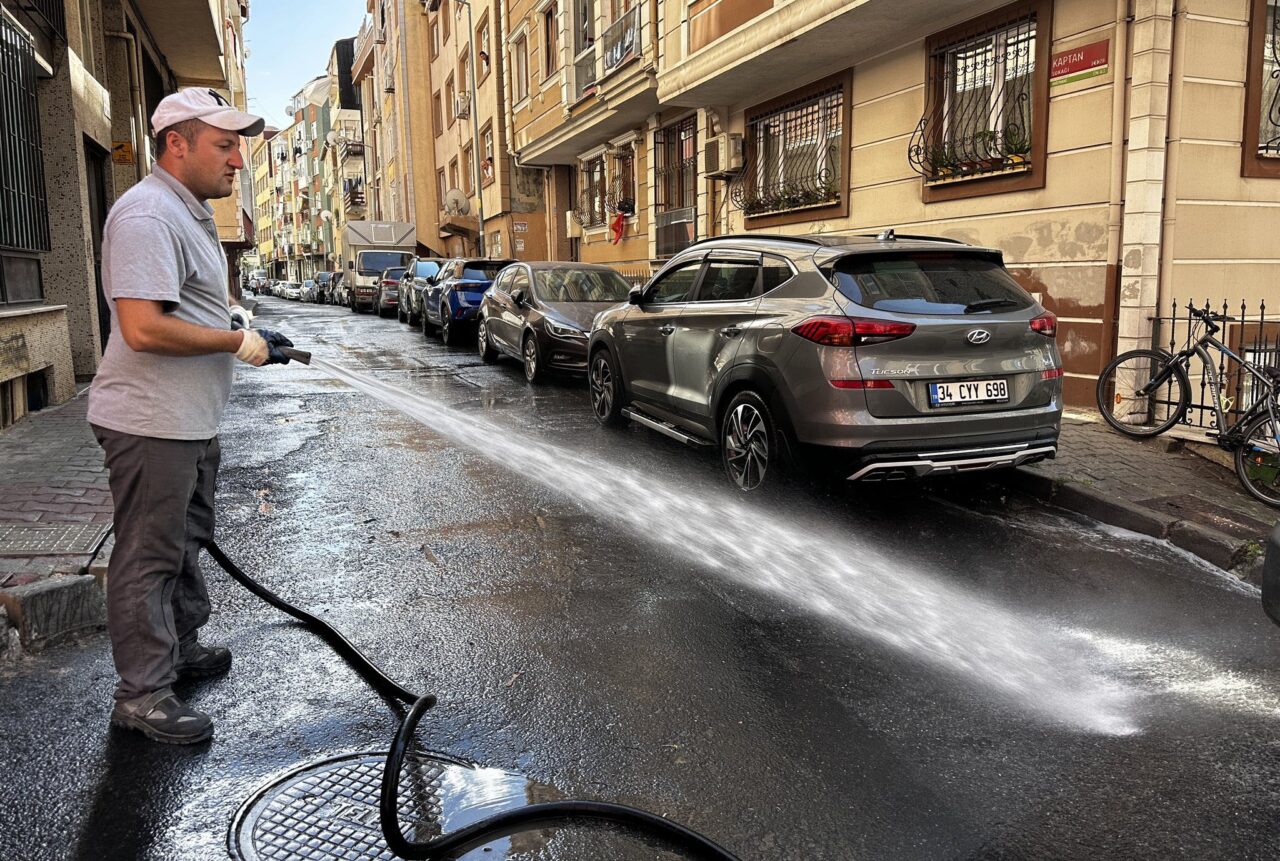 Kağıthane Belediyesinden çevre temizliği çalışmaları