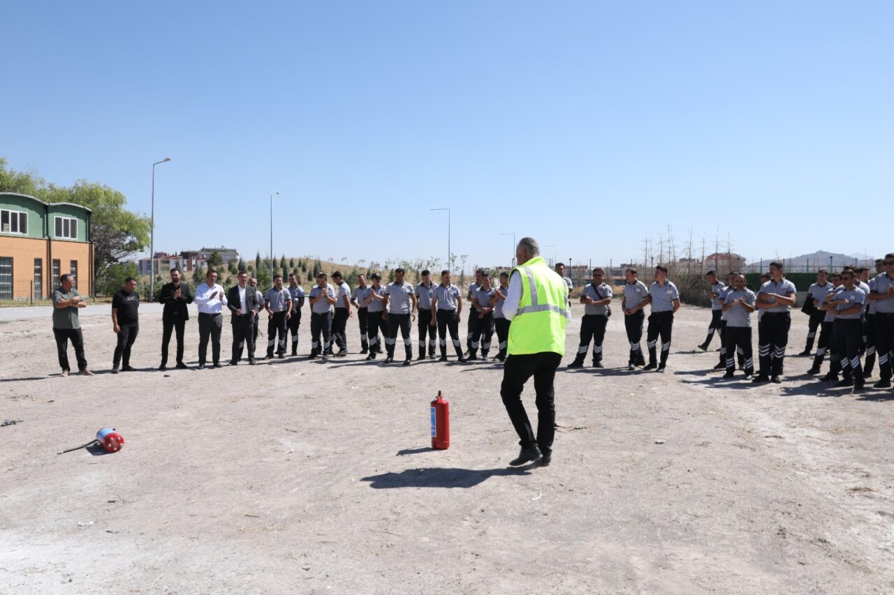 KAYMEK’in özel güvenlik personeline yangın eğitimi