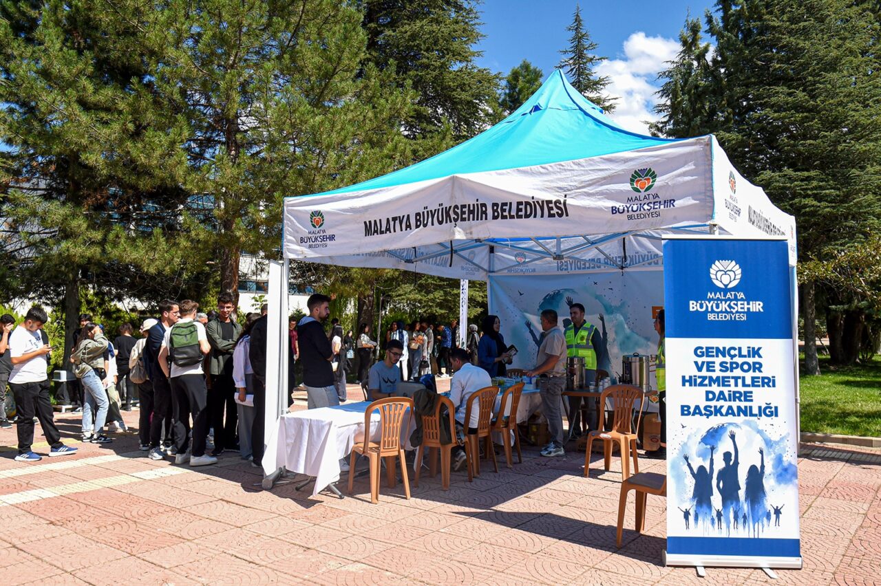 Malatya Büyükşehir Belediyesi, İnönü Üniversitesi’nde Tanıtım ve Bilgilendirme Standı açtı