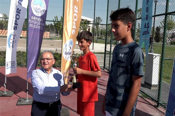 Ulusal 12 Yaş Hafta Sonu Tenis Turnuvası yapıldı