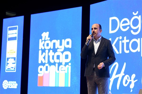 Başkan Altay, 11. Konya Kitap Günleri’nde vatandaşlarla buluştu