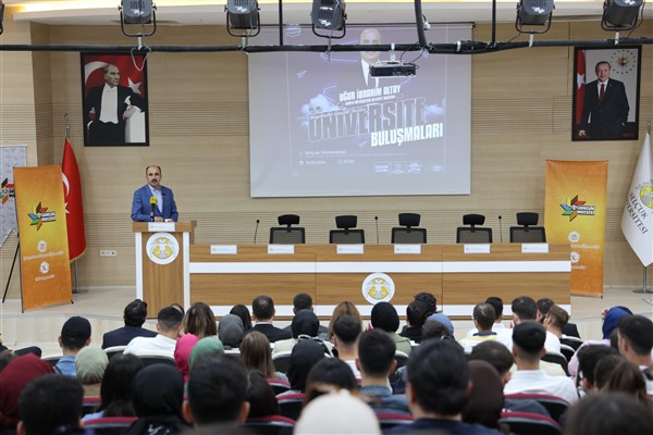 Başkan Altay, Selçuk Üniversitesi öğrencileriyle buluştu