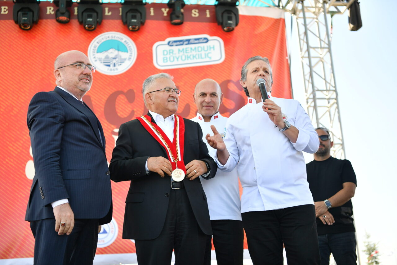 Başkan Büyükkılıç’a, Gastronomi Günleri’nde duayen ödülü