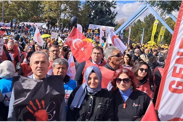 DEVA Partili Karatutlu: Hekimler yok sayılıyor, sağlık sistemi çatırdıyor