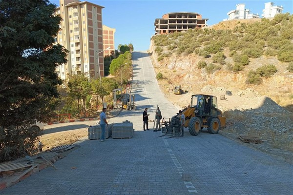 Edremit Belediyesi’nden yol düzenleme çalışmaları