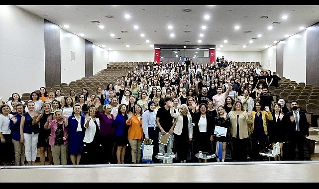 Ege Üniversitesi Hemşirelik Fakültesinde, birinci