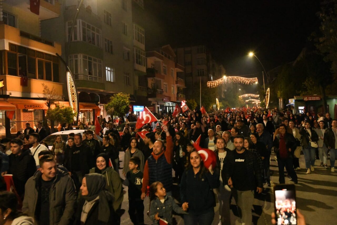 Keşanlılar fener alayı kortejinde buluştu