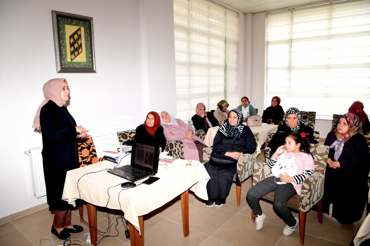 Malatya’da “Kaynana-Gelin Arasındaki Sorunlar ve Çözüm Yolları” konulu seminer düzenlendi