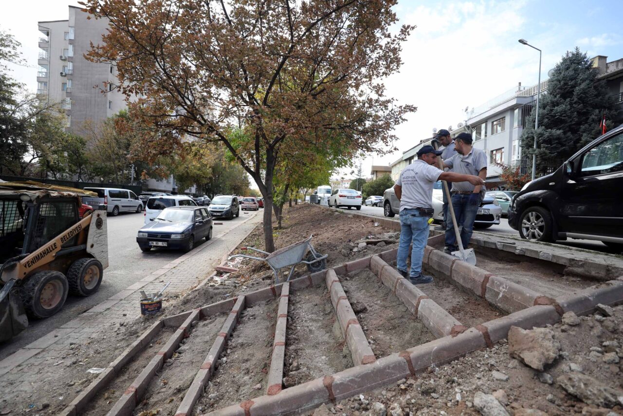 Yenimahalle’nin parklarına detaylı bakım yapıldı