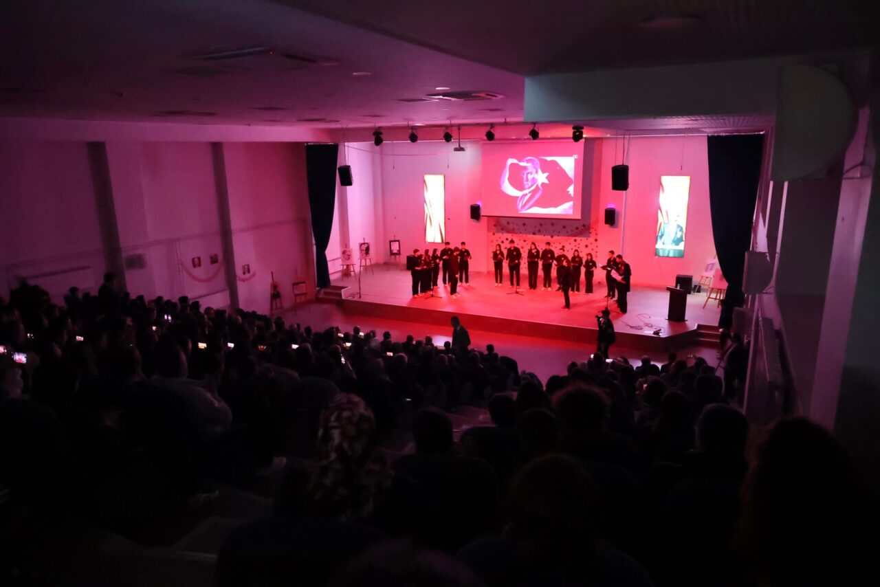 Atatürk, Bayrampaşa’da törenle anıldı