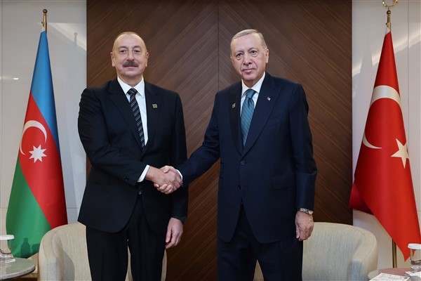 Cumhurbaşkanı Erdoğan, Azerbaycan Cumhurbaşkanı Aliyev ile bir araya geldi