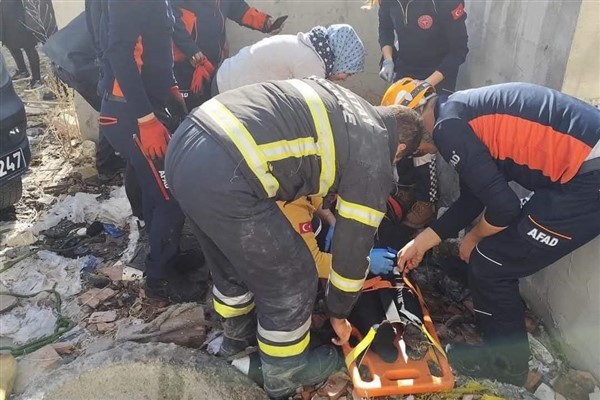 Hatay’da kuyuya düşen vatandaş kurtarıldı