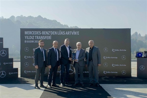 Mercedes-Benz Türk’ten Lüks Artvin Seyahat’e 5 adet Tourismo 16 RHD 2+1 otobüs teslimatı