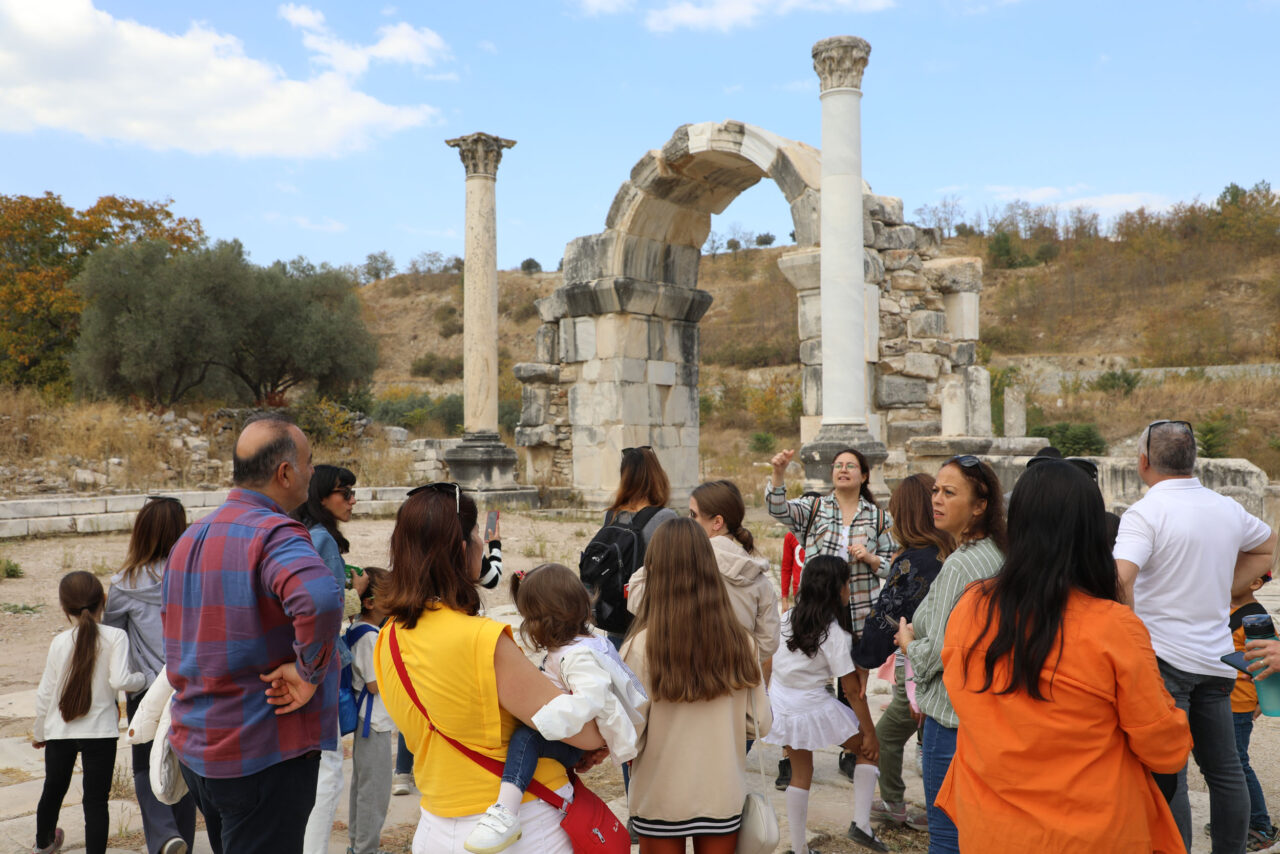 Muğla Büyükşehir Belediyesi Okuma Seferberliği Projesi Ödül Töreni Yatağan’da yapıldı