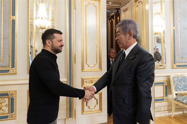 Ukrayna Devlet Başkanı Zelenski, Japonya Dışişleri Bakanı Iwaya ile görüştü